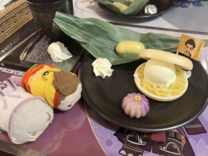 笹の葉にくるまれた水まんじゅうのようなもの